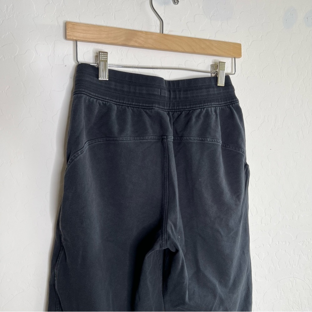 Lululemon Scuba Jogger in Black - Picture 6 of 8